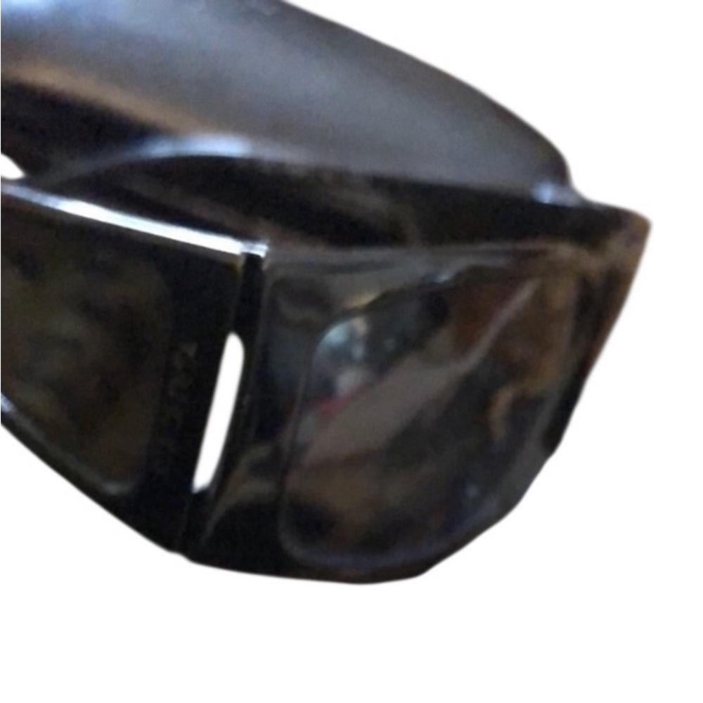 Gucci black sunglasses with side lens for protection great for driving - Picture 11 of 13